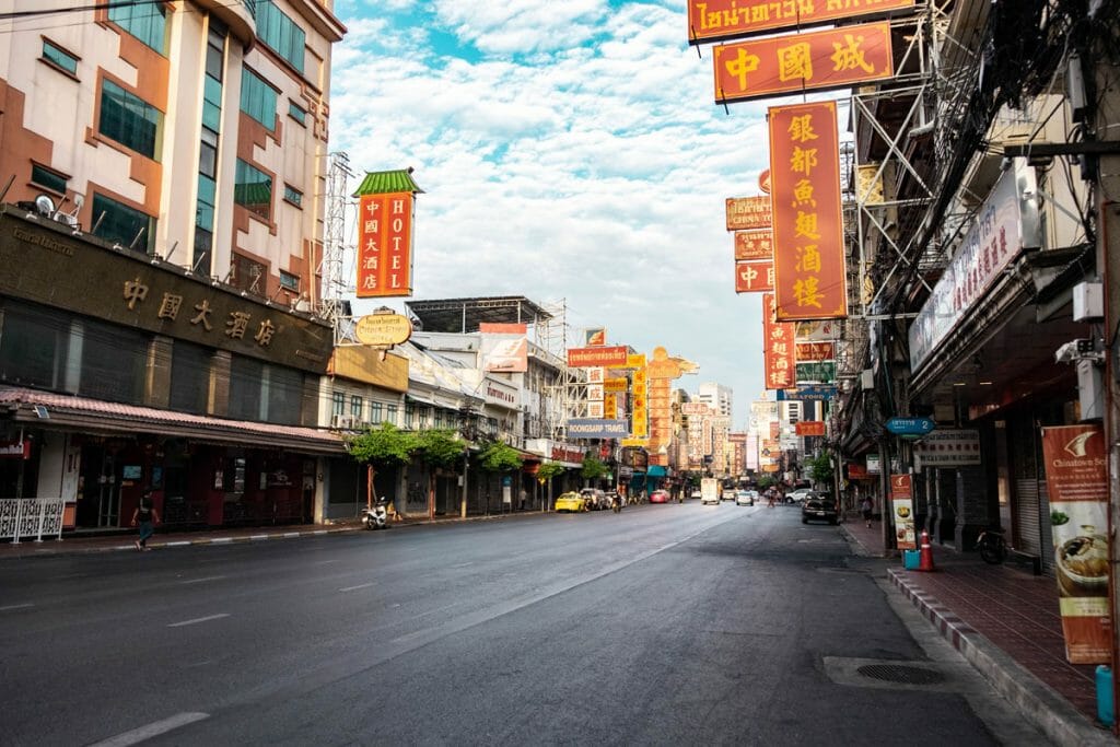 Yaowarat Road in the morning