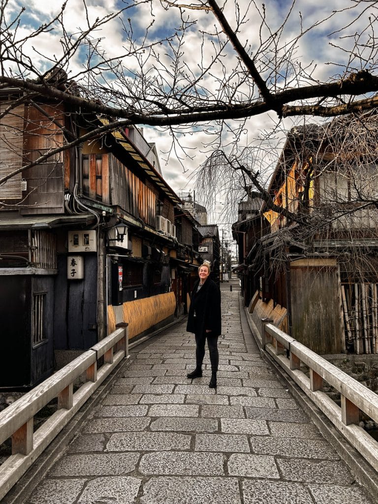 Annika Ziehen on a bridge in Tokyo